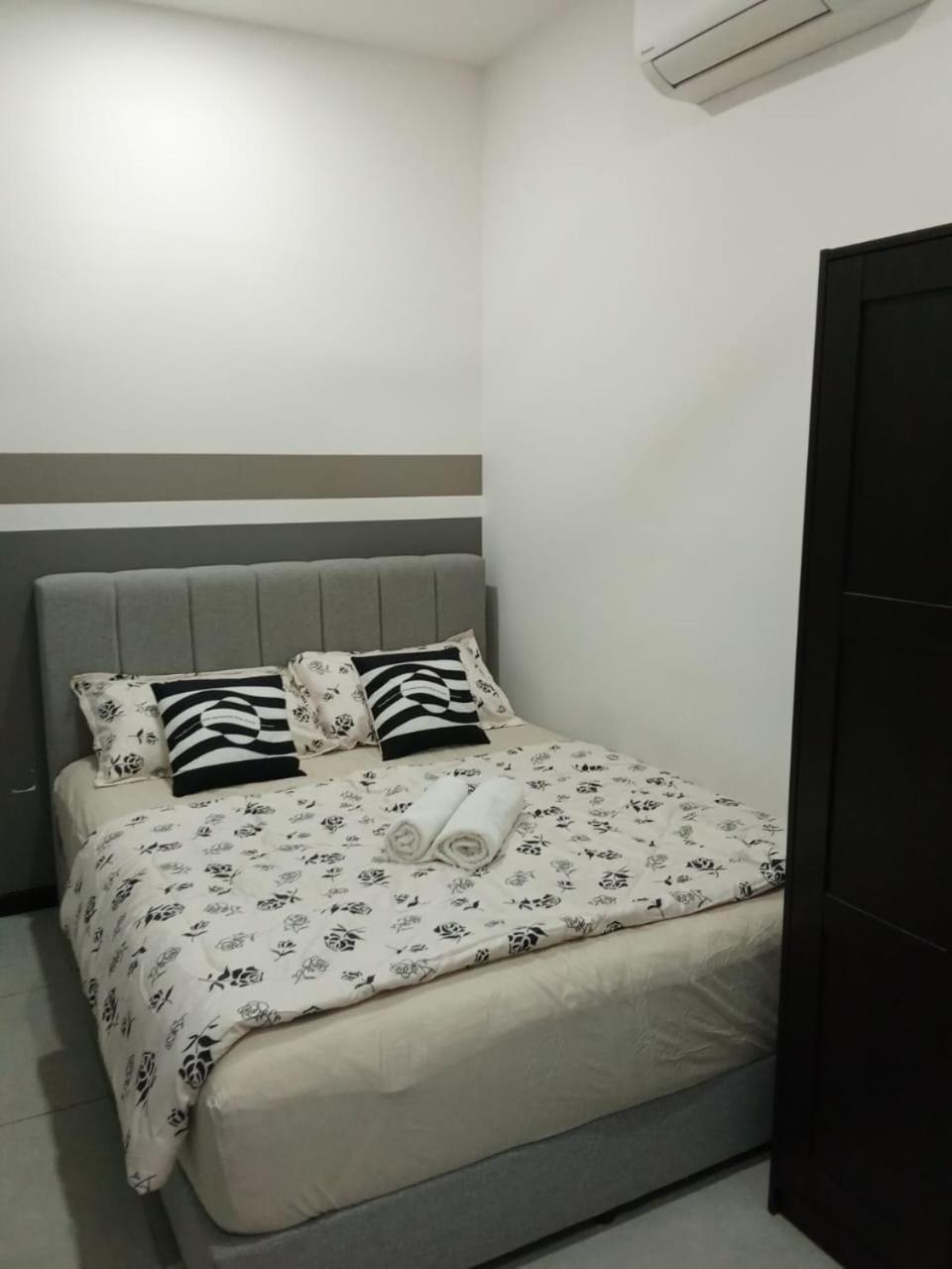 Neu By Vr Apartment *